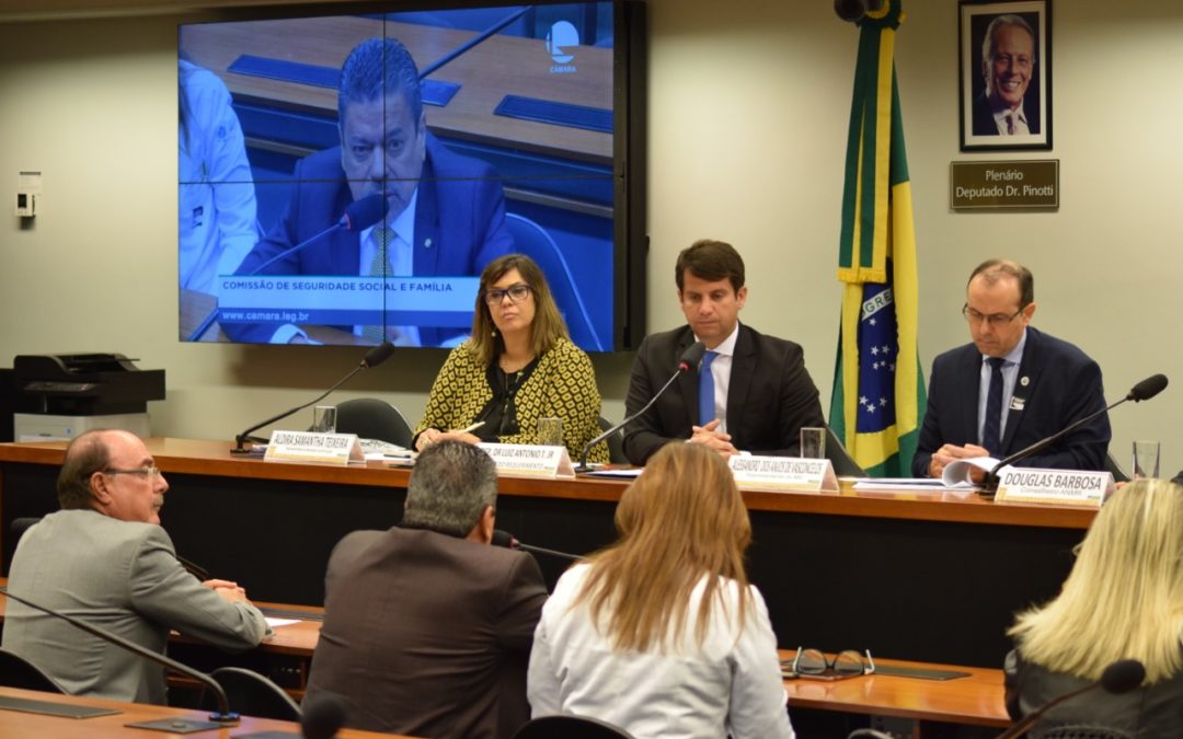Comissão Externa do Coronavírus quer audiência com Bolsonaro