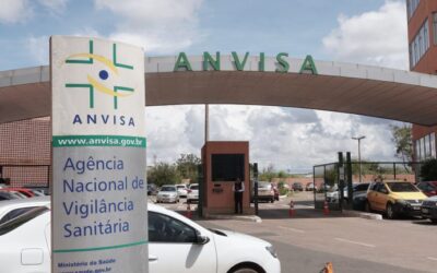 Prazo de 72 horas para Anvisa aprovar vacina pode parar na Justiça, diz autor da Lei Covid